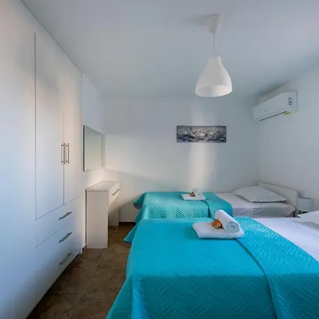 Stone Kontiani - Red Villa