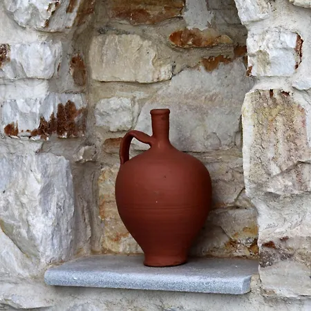 Villa Stone Kontiani - Red *